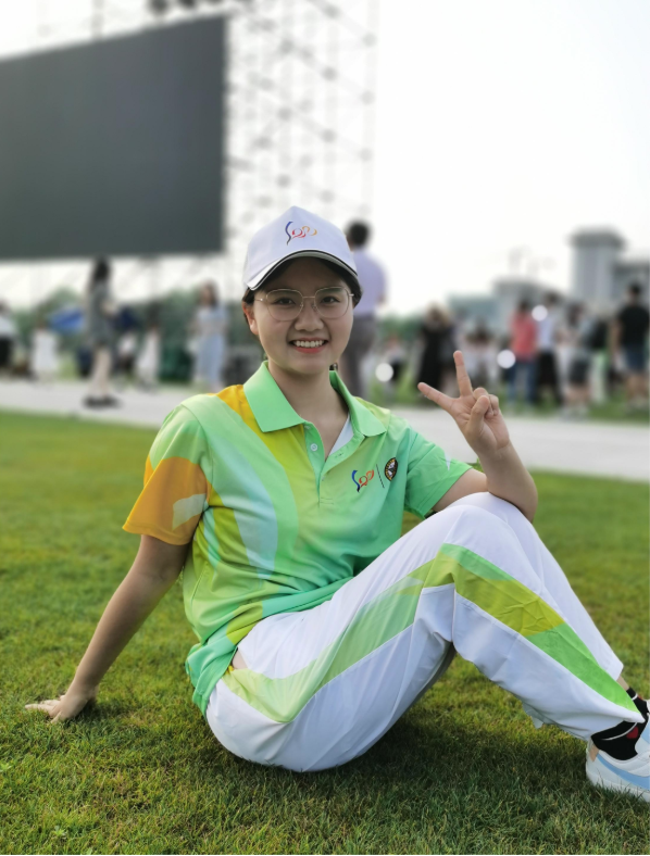 Luqing Wang portrait